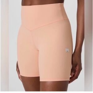 Vuori All the Form medium Bright Peach